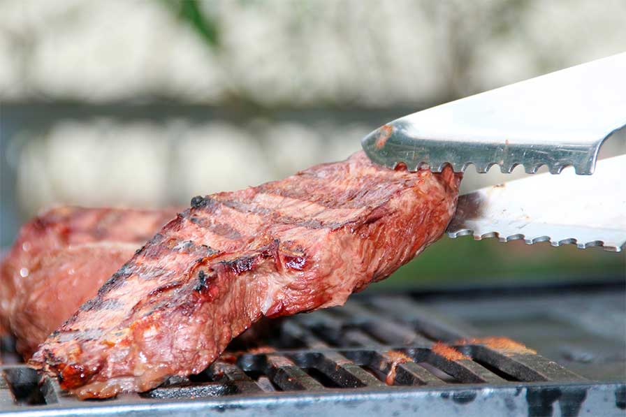 Comment nettoyer un gril très sale